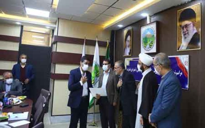 سرپرست جدید ادارهکل منابع طبیعی و آبخیزداری استان قم معرفی شد سرپرست جدید ادارهکل منابع طبیعی و آبخیزداری استان قم معرفی شد